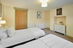 2 habitaciones, cuna de viaje, wifi y ropa de cama 