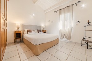 2 bedrooms, iron/ironing board, travel crib, WiFi (free) - Villa roussanne - private pool and terrace (Saint-Maurice-d’Ardèche)