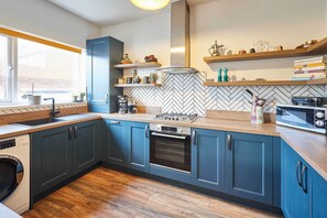 Fridge, microwave, oven, stovetop - Host & Stay | By The Sea (Newbiggin-by-the-Sea)