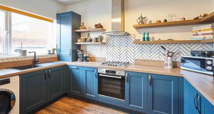 Host & Stay | By The Sea