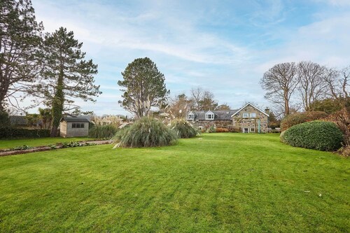 Host & Stay | Newton Cottage