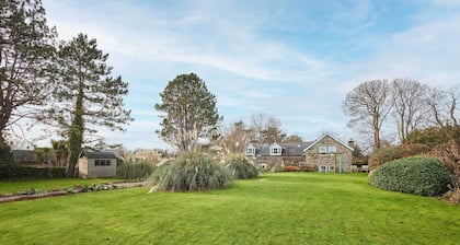 Host & Stay | Newton Cottage