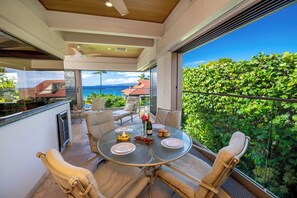 Outdoor dining - Wailea Point Contemporary 2 Bedroom+Loft/3 Bath Oceanview Condominium (Wailea)