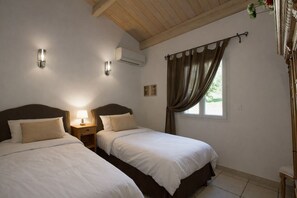 Unclassified image, 5 of 10, button - Villa Muscat - private terrace and garden (Saint-Maurice-d’Ardèche)