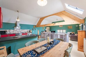 Dining - Host & Stay | Nine Ladies (Matlock)