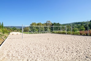 Sports court - Villa Chardonnay- private terrace and garden (Saint-Maurice-d’Ardèche)