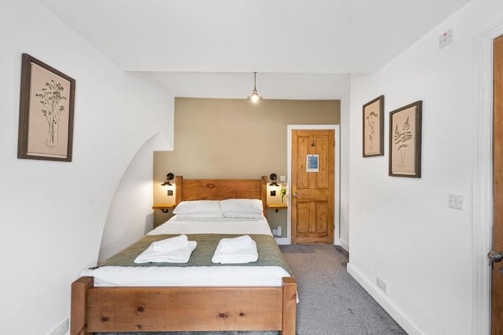 3 quartos, ferros/tábuas de passar roupa, Wi-Fi, roupa de cama