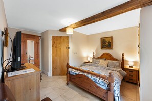 4 chambres, fer et planche à repasser, Wi-Fi, draps fournis