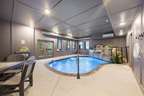 Unclassified image, 2 of 69, button