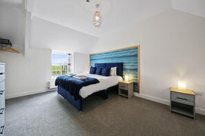 4 bedrooms, WiFi, bed sheets