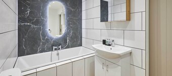 Host & Stay | Middle Cottage