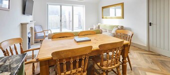 Host & Stay | Middle Cottage
