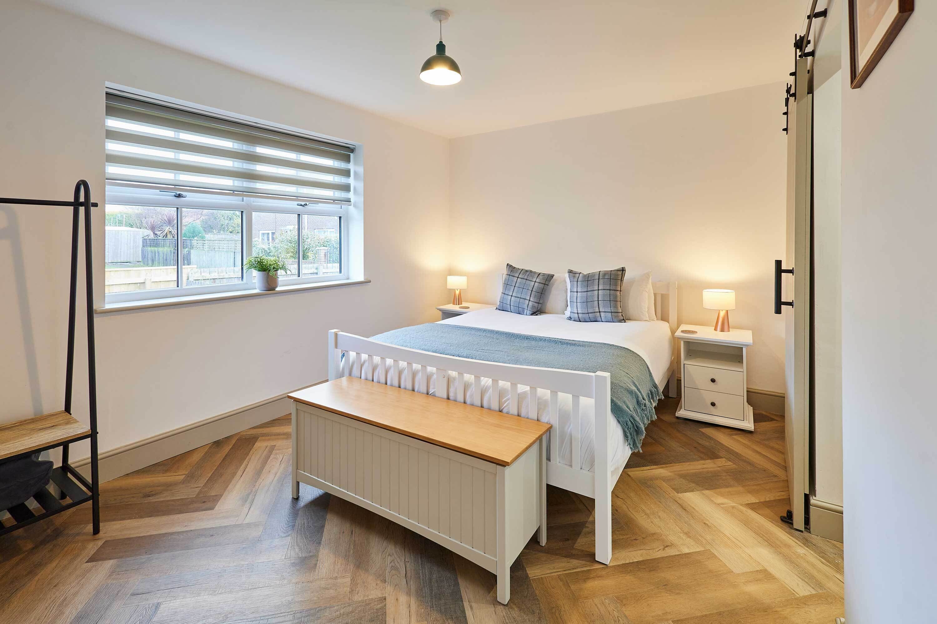 3 bedrooms, travel cot, WiFi, bed sheets