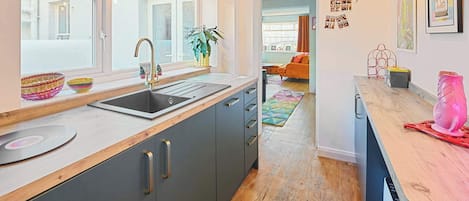 Réfrigérateur, four, plaque de cuisson, lave-vaisselle