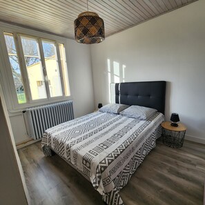 2 sovrum, strykjärn/strykbräda, gratis wi-fi och sängkläder
