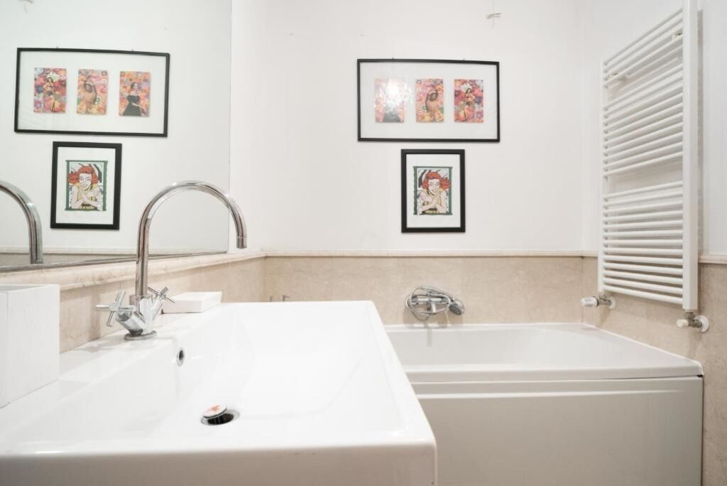 Dusche, Whirlpool, Haartrockner, Bidet