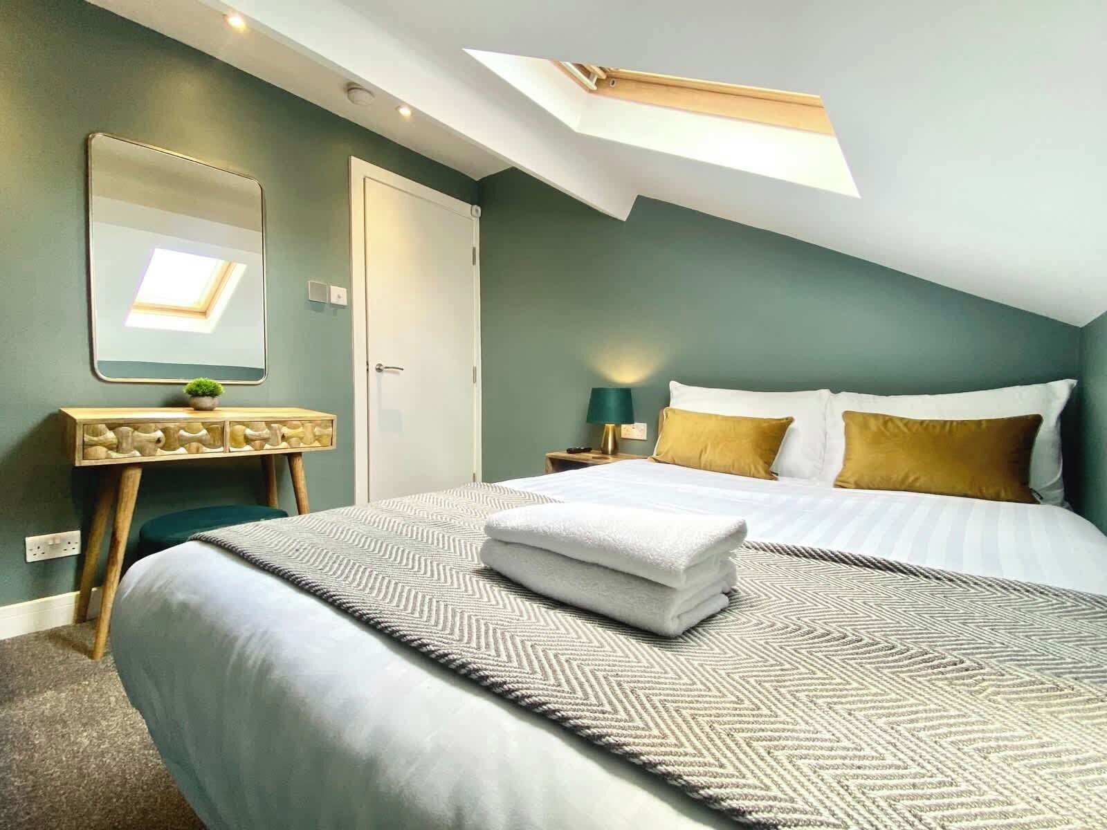 7 bedrooms, iron/ironing board, travel cot, WiFi