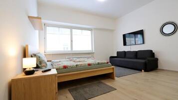 Family Suite | 1 bedroom, desk, free WiFi