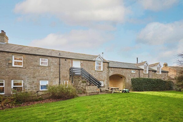 Exterior - Host & Stay | The Old Granary (Branton)