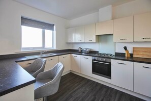 Fridge, microwave, oven, stovetop - Host & Stay | Falstaff Crescent (Sheffield)