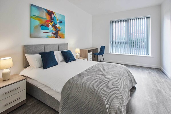 5 chambres, fer et planche à repasser, lit parapluie, draps fournis