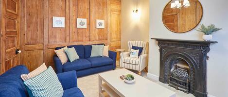 Télévision, cheminée