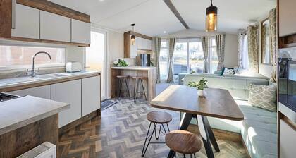 Host & Stay | Serenity