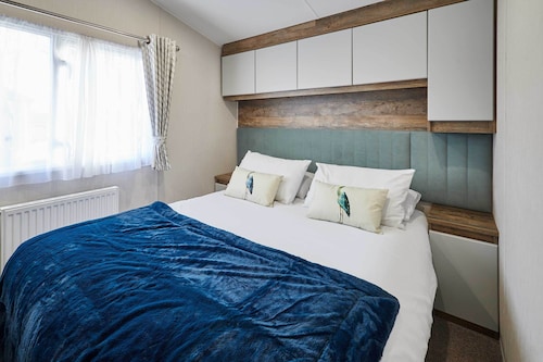 Host & Stay | Serenity