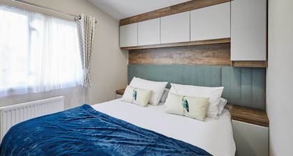 Host & Stay | Serenity