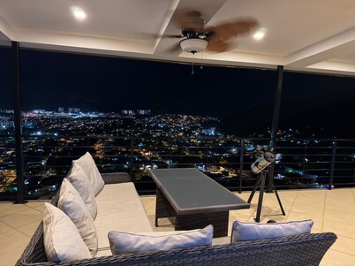 Stunning 4 bdr villa in Port of Spain with breathtaking ocean and city views