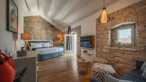 3 chambres, fer et planche à repasser, accès au Wi-Fi (inclus)