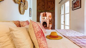 3 bedrooms, free WiFi, bed sheets