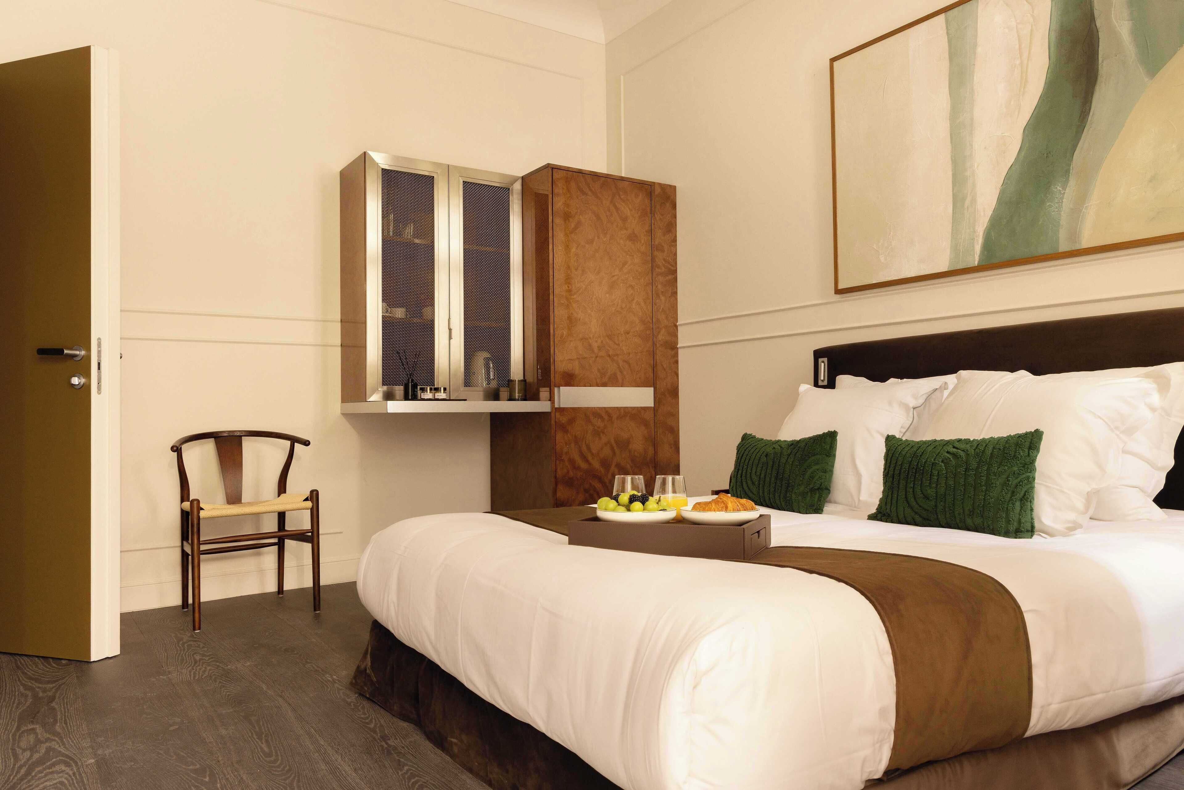 Basic Double Room, 1 King Bed | Individually decorated, individually furnished, iron/ironing board