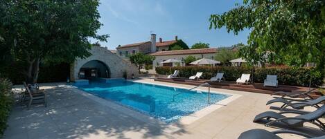 屋内プール、温水プール