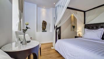 Classic Double Room | 1 bedroom, in-room safe, desk, laptop workspace