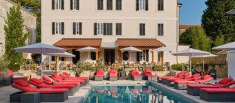 Dolphin Suites Hotel