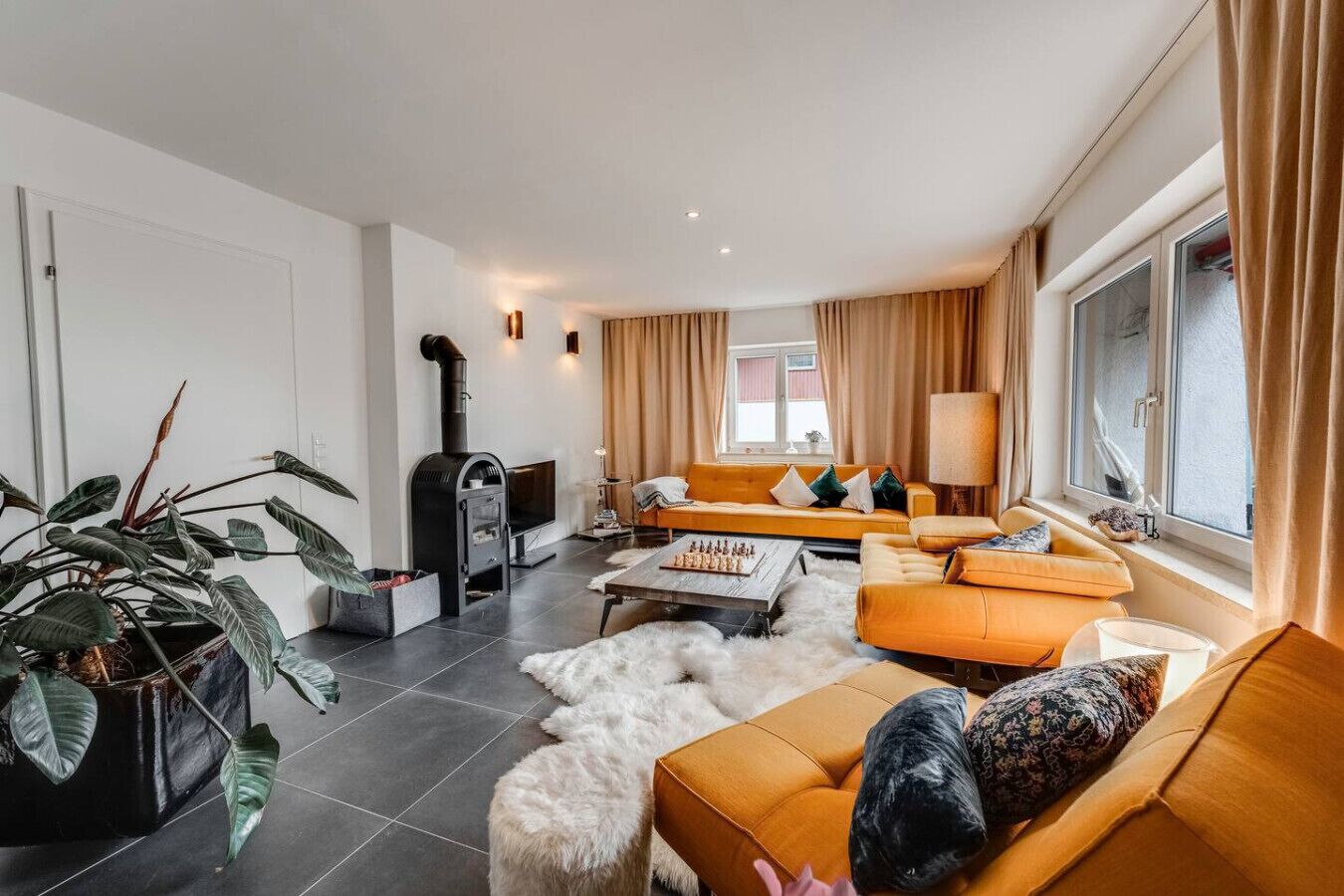 TV, fireplace, foosball, stereo