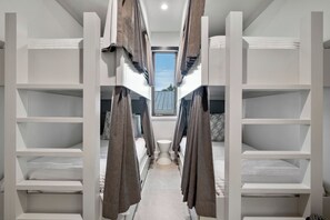 4 Schlafzimmer, Bügeleisen/Bügelbrett, kostenloses WLAN, Bettwäsche