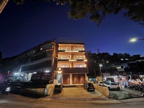 Front of property - Raina's BnB (Solan)