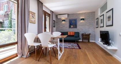 Central 1-bedroom Apartment
