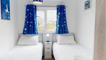 2 bedrooms, iron/ironing board, Internet, bed sheets