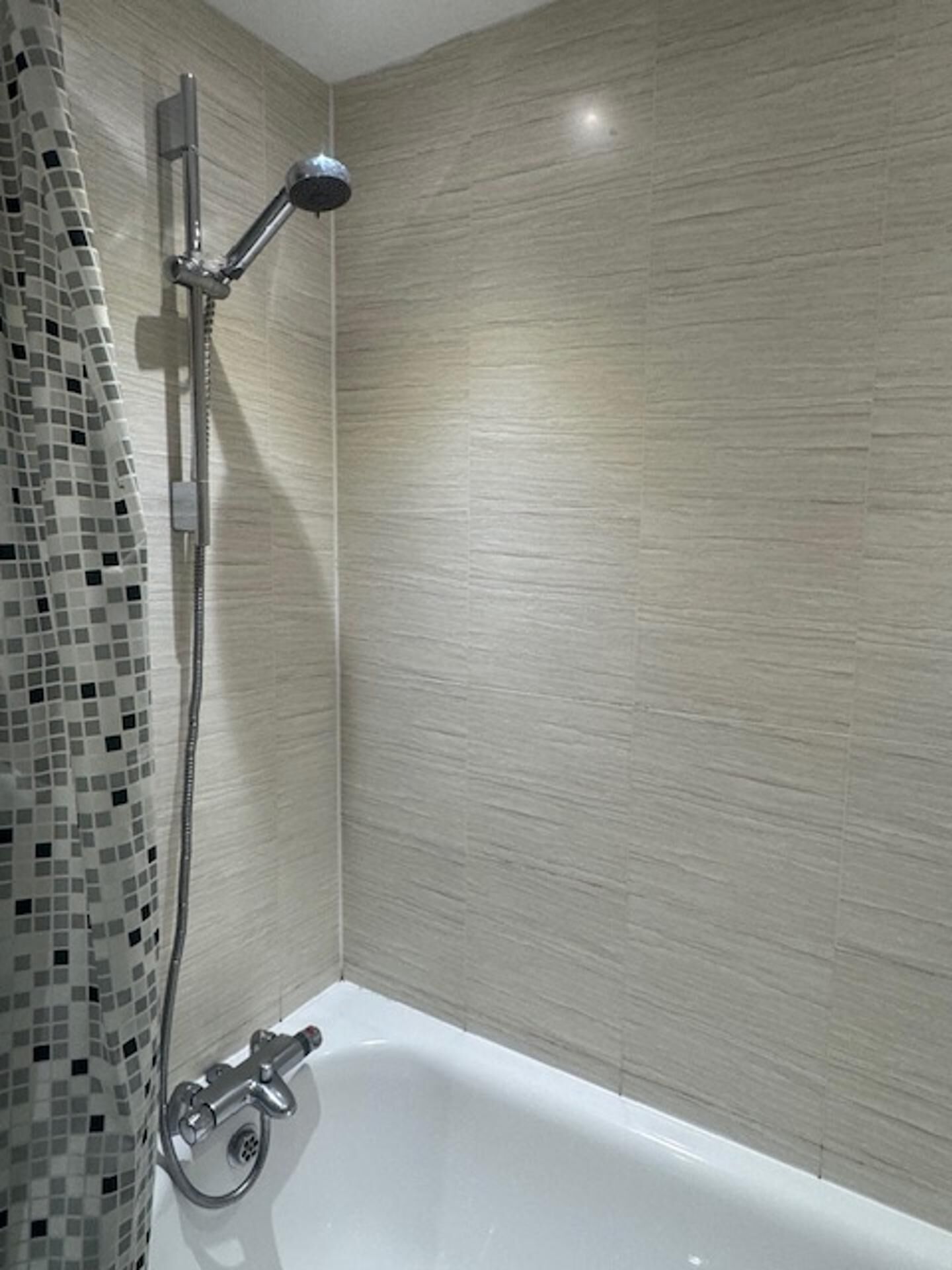 Apartment | Bathroom | Shower, towels