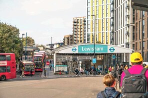 Apartment | Point of interest - Lewisham - Apartment - Sleeps 5 - Central Location (London)