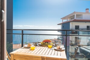 Unclassified image, 3 of 41, button