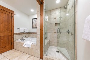 Hair dryer, towels - Big Horn Lodge 202 - Village at Northstar (Truckee)