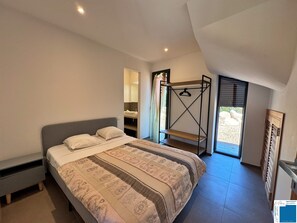 5 bedrooms, iron/ironing board, travel crib, free WiFi - Villa Marina - 5 bedrooms - swimming pool - air conditioning - 500m from the beach (Lecci)