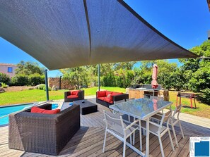 Outdoor dining - Villa Marina - 5 bedrooms - swimming pool - air conditioning - 500m from the beach (Lecci)