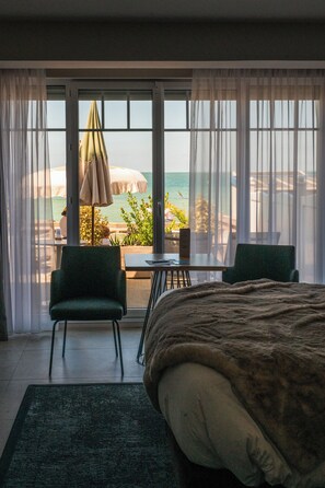 In-room safe, soundproofing, iron/ironing board, free WiFi - Hôtel Atlantic (Wimereux)