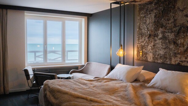 Minibar, in-room safe, soundproofing, iron/ironing board (on request) - Hôtel Atlantic (Wimereux)