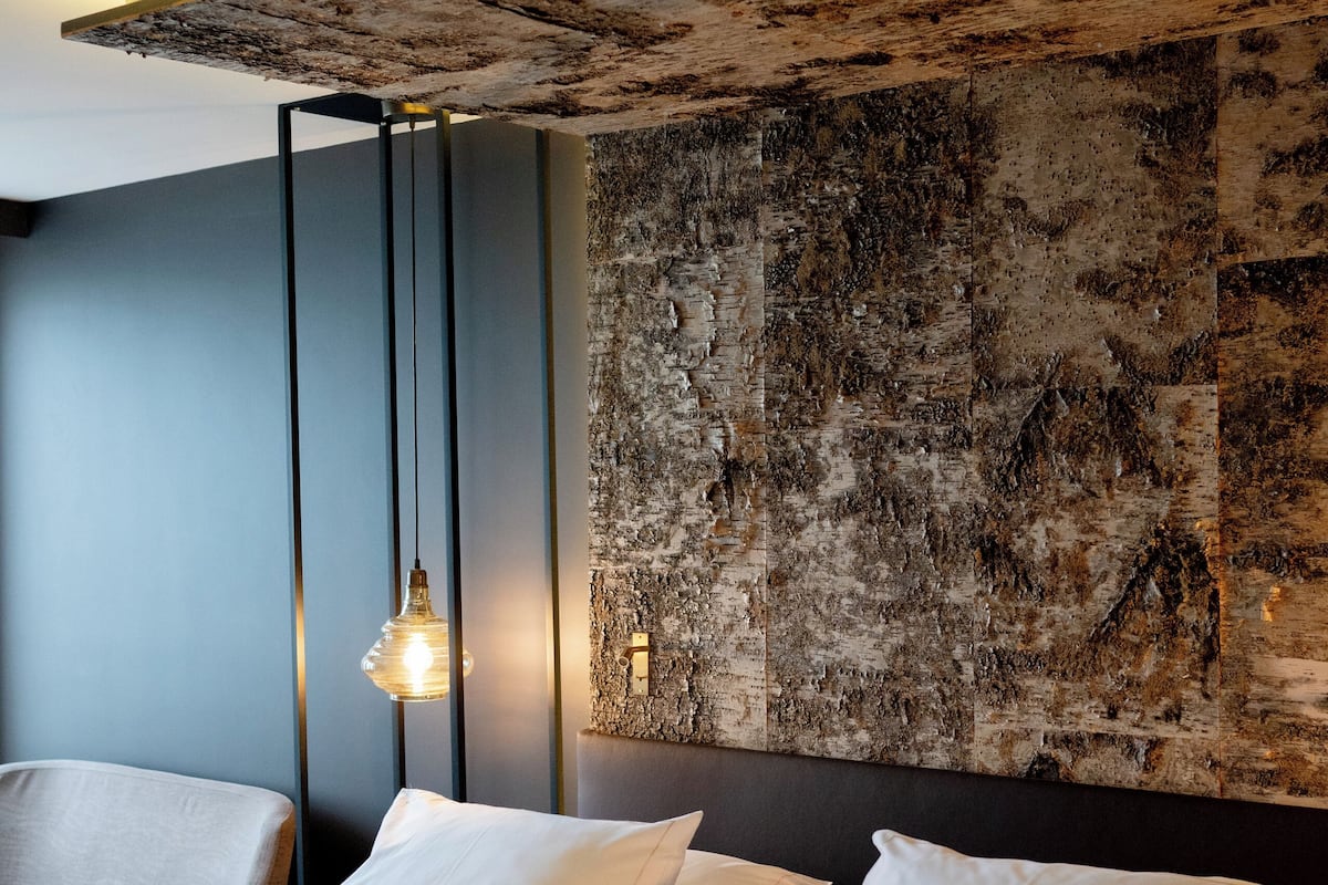 Caja de seguridad en la habitación y sistema de insonorización